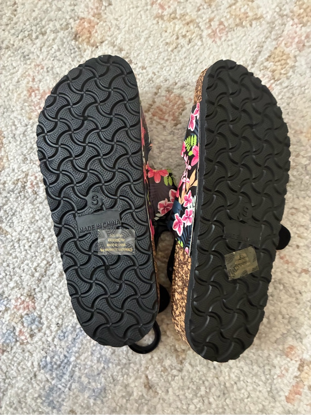 NWT-Women’s Bobbie Brooks Black Floral Double-Buckle Slides -Size 5/6 - Picture 3 of 3